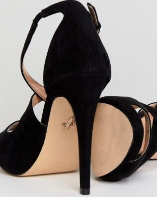 Sandal With Cross Over